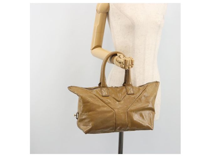 SAINT LAURENT Borsa in pelle vernice Beige Oro 208315 Auth BA14520 D'oro - vista 24