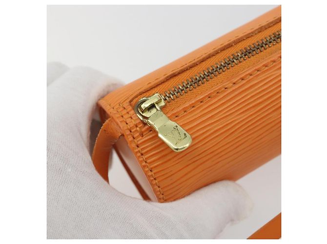 LOUIS VUITTON Epi Soufflot Pouch Accessory Pouch Orange Mandarin LV Auth 191498A Naranja Gris - vista 15