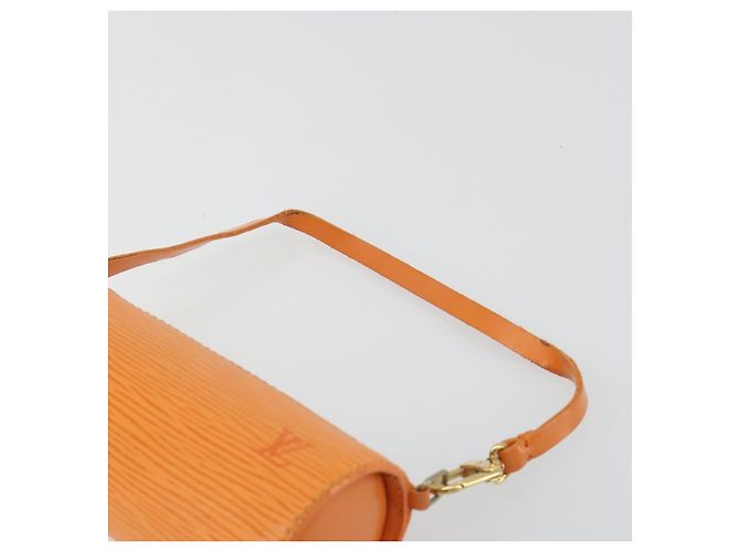LOUIS VUITTON Epi Soufflot Pouch Accessory Pouch Orange Mandarin LV Auth 191498A Naranja Gris - vista 8
