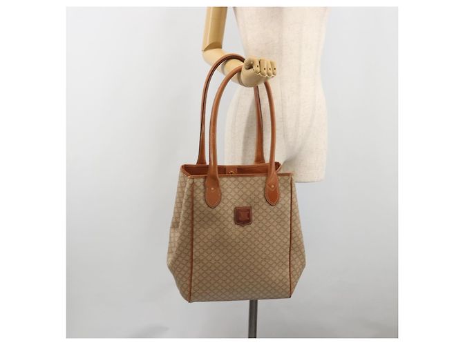 Céline Bolsa Tote CELINE Macadam Canvas PVC Bege Ouro Auth 193577 Dourado - vista 24