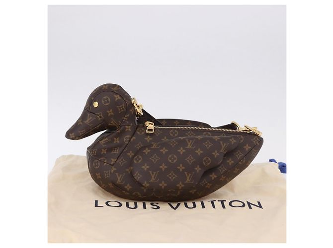 LOUIS VUITTON �~ NIGO Monogram Duck Bag Shoulder Bag M45990 LV Auth ka5545SAM Monograma - vista 24
