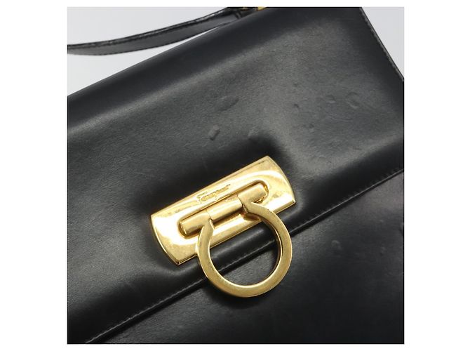 Borsa a tracolla Salvatore Ferragamo Gancini in pelle nera e oro Auth 194666 Nero D'oro - vista 14