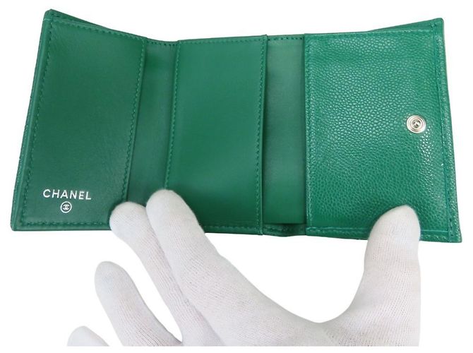 Cartera tríptico de piel de becerro granulada verde Chanel - vista 10