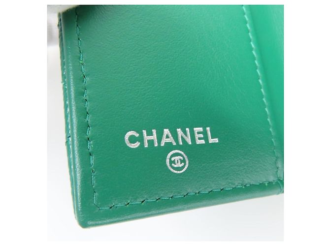 Cartera tríptico de piel de becerro granulada verde Chanel - vista 11