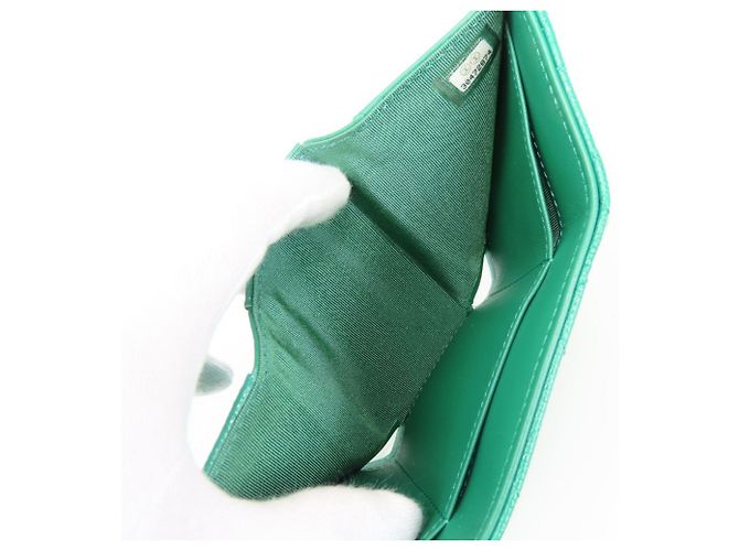 Cartera tríptico de piel de becerro granulada verde Chanel - vista 16