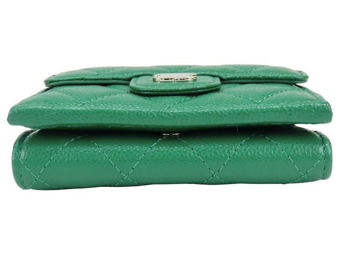 Cartera tríptico de piel de becerro granulada verde Chanel - vista 4