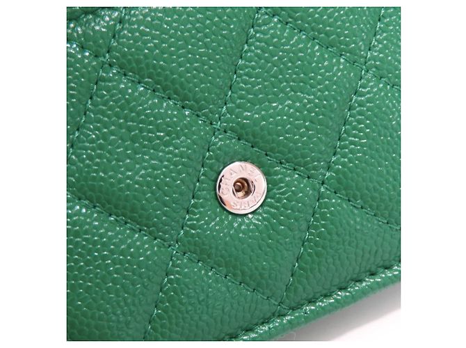 Cartera tríptico de piel de becerro granulada verde Chanel - vista 7