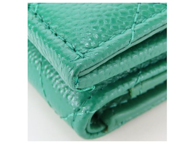 Cartera tríptico de piel de becerro granulada verde Chanel - vista 9