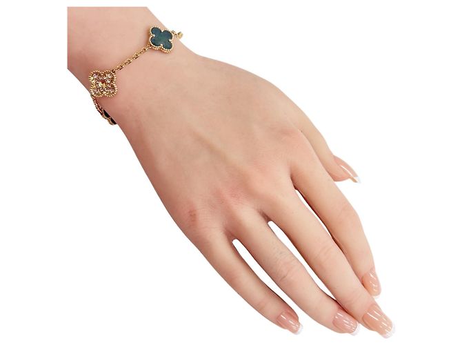 Bracciale charm Vintage Enhambra Van Cleef & Arpels D'oro - vista 2