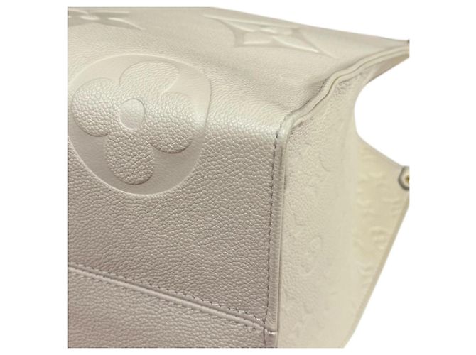Sac à bandoulière Louis Vuitton OnTheGo GM Monogram Empreinte Beige Blanc cassé - vue 10