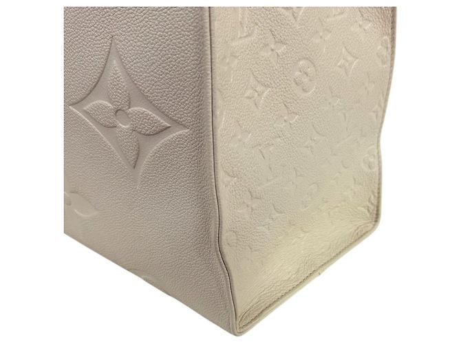 Sac à bandoulière Louis Vuitton OnTheGo GM Monogram Empreinte Beige Blanc cassé - vue 12