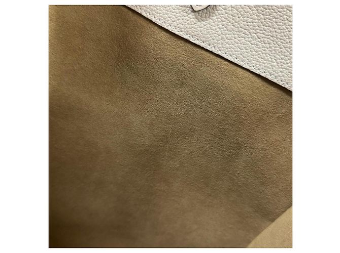 Sac à bandoulière Louis Vuitton OnTheGo GM Monogram Empreinte Beige Blanc cassé - vue 7