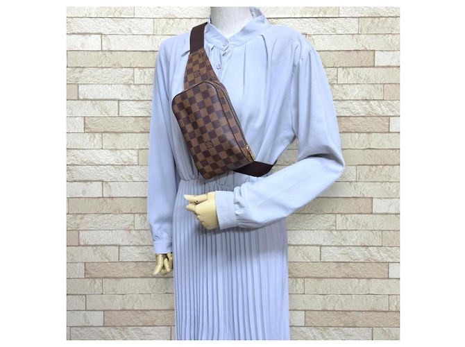 Borsa a tracolla Louis Vuitton Geronimos Damier Marrone - vista 2