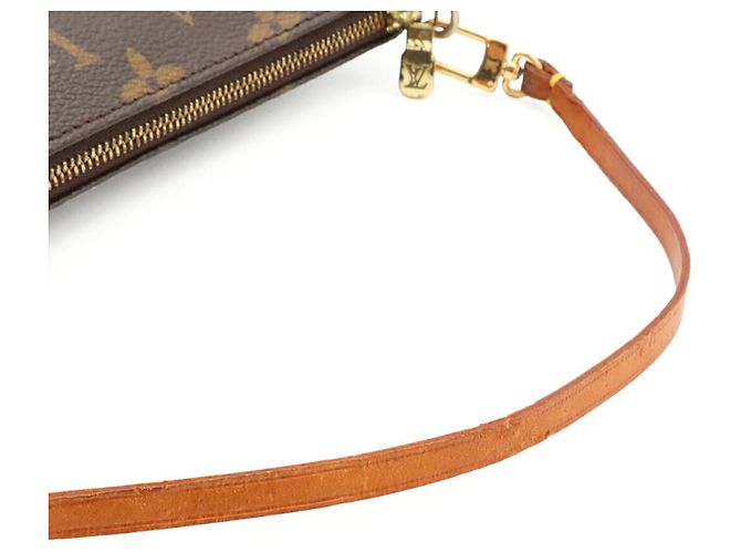 Borsa a mano Pochette Accessoires Monogram Louis Vuitton Marrone - vista 5