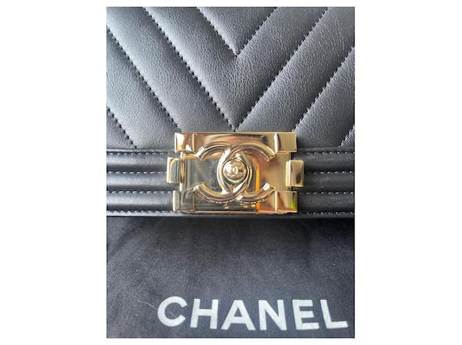 Chanel Borsa Boy Medium Nera Agnello Chevron Nero - vista 11
