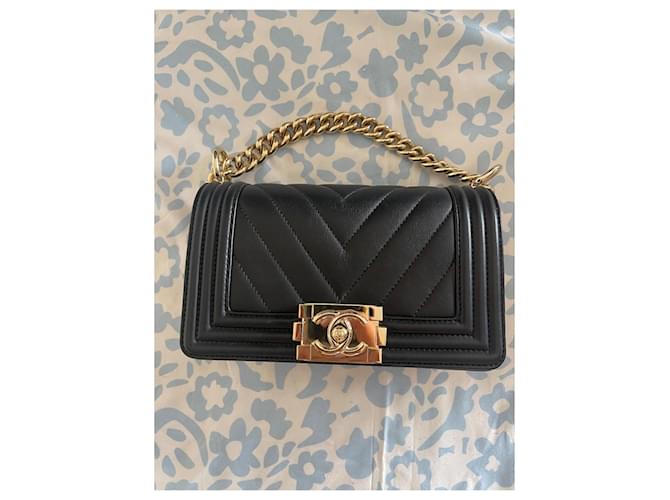 Chanel Borsa Boy Medium Nera Agnello Chevron Nero - vista 15
