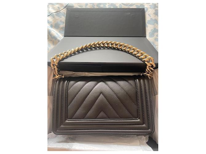 Chanel Borsa Boy Medium Nera Agnello Chevron Nero - vista 2