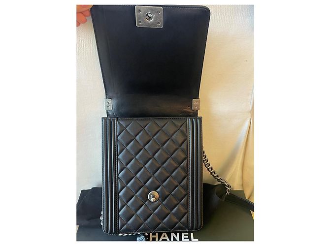 Borsa Chanel Boy Medium in pelle d'agnello nera Nero - vista 10