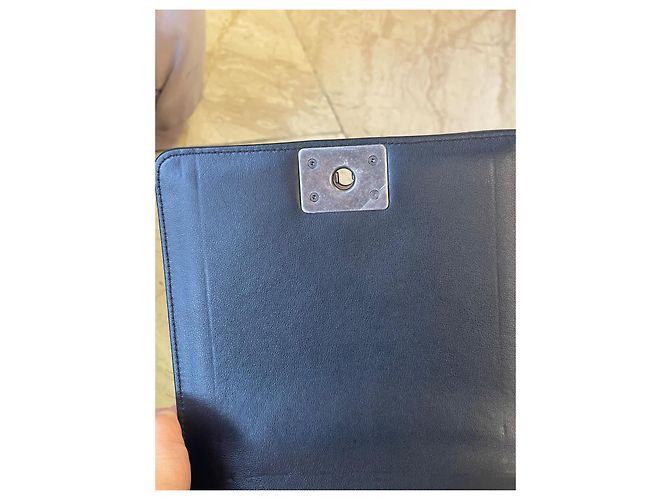 Borsa Chanel Boy Medium in pelle d'agnello nera Nero - vista 13