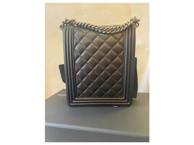 Borsa Chanel Boy Medium in pelle d'agnello nera Nero - vista 2