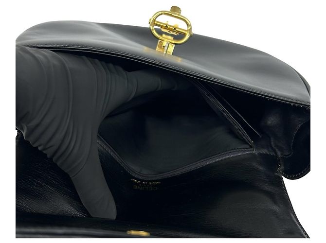 Céline Celine Vintage Carriage Hardware Schultertasche aus Kalbsleder Schwarz - Ansicht 10