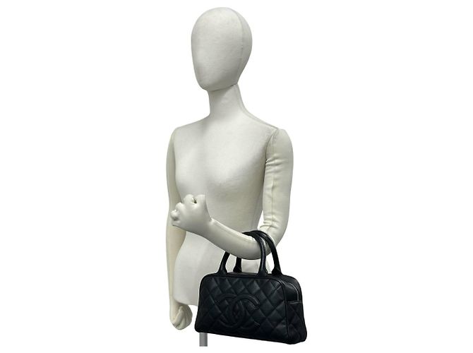 Timeless Mini borsa Boston Chanel Matelassé Coco Caviar Skin Nero - vista 2