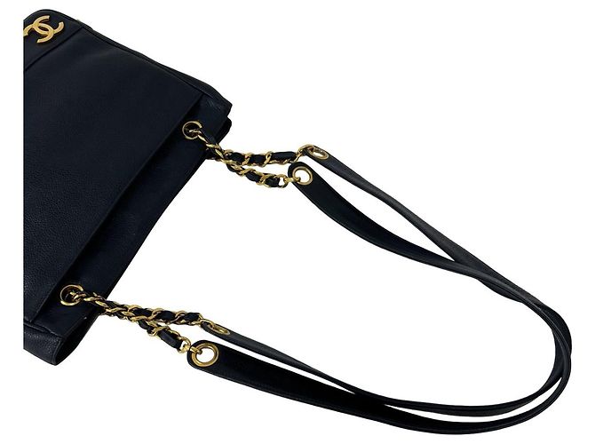 Chanel Vintage Triple Coco Caviar Leder Schultertasche Marineblau - Ansicht 4