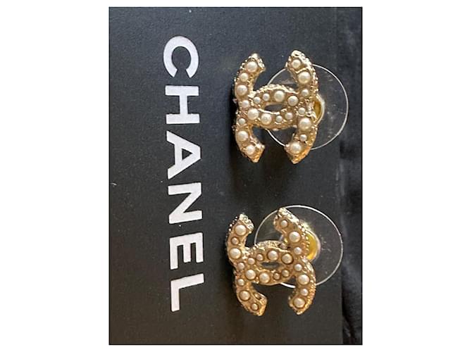 Orecchini a lobo Chanel CC con perle e tono oro Bianco D'oro - vista 3