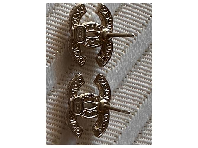Orecchini a lobo Chanel CC con perle e tono oro Bianco D'oro - vista 4