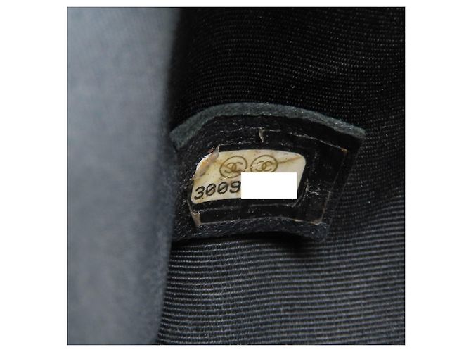 Borsa a tracolla Chanel Boy Chanel in pelle di vitello nera Nero - vista 13