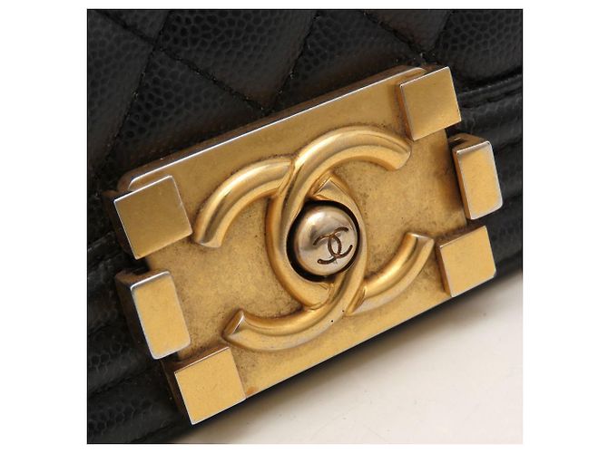 Borsa a tracolla Chanel Boy Chanel in pelle di vitello nera Nero - vista 16