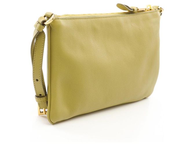 Borsa a tracolla in pelle grainé morbida verde Prada - vista 2