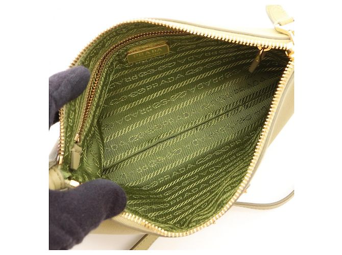 Borsa a tracolla in pelle grainé morbida verde Prada - vista 3