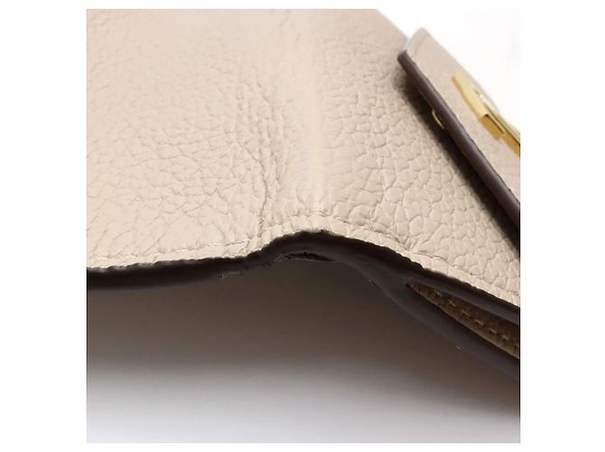 Cartera tríptico Louis Vuitton en piel de becerro grisácea - vista 7