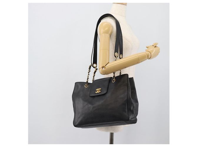 Borsa Tote con tracolla a catena CHANEL in pelle Caviar nera e CC dorato Auth 194920SAM Nero D'oro - vista 24