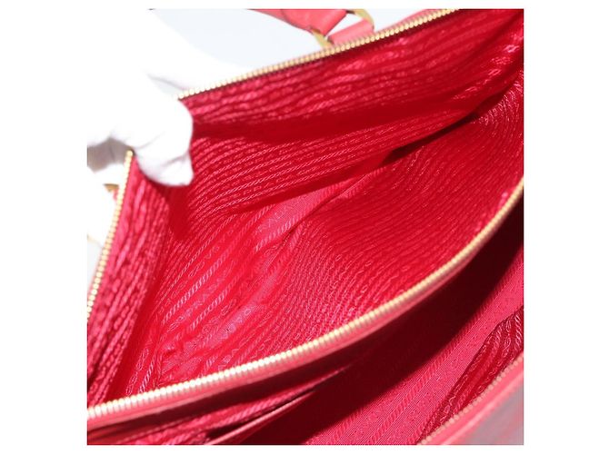 Saffiano Borsa a mano PRADA in pelle Safiano Rosso Oro Auth bs36426V D'oro - vista 25
