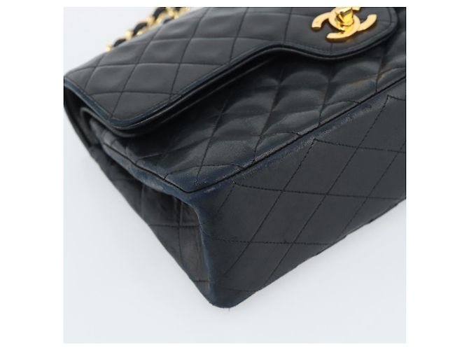 CHANEL Borsa a Spalla Chain Matelasse 25 in Pelle di Agnello Nera e Oro CC Auth 195247V Nero D'oro - vista 11
