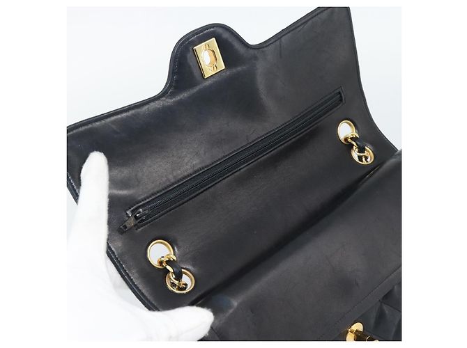 CHANEL Borsa a Spalla Chain Matelasse 25 in Pelle di Agnello Nera e Oro CC Auth 195247V Nero D'oro - vista 15
