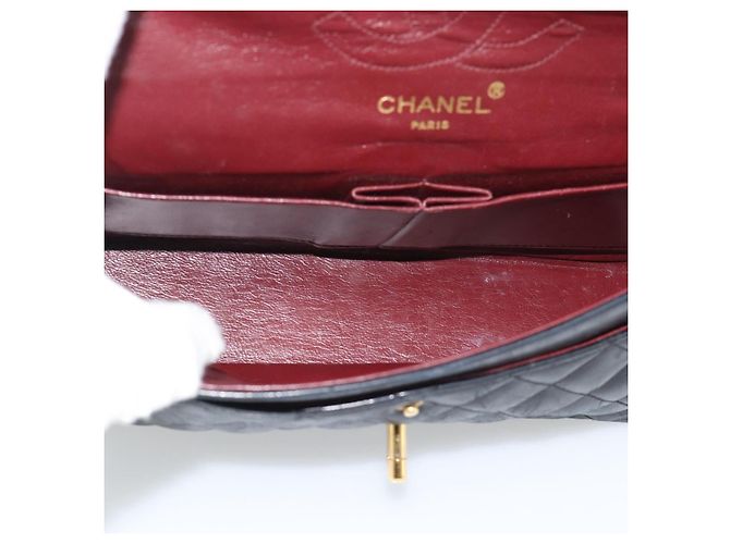 CHANEL Borsa a Spalla Chain Matelasse 25 in Pelle di Agnello Nera e Oro CC Auth 195247V Nero D'oro - vista 18