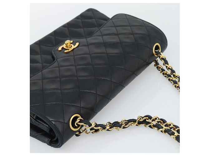 CHANEL Borsa a Spalla Chain Matelasse 25 in Pelle di Agnello Nera e Oro CC Auth 195247V Nero D'oro - vista 6