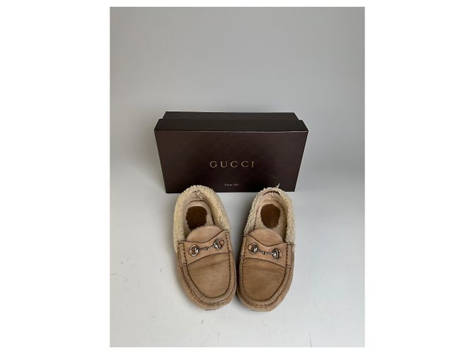 Pantofole vintage Gucci in scamosciato foderate in shearling beige crema EU37 - vista 2