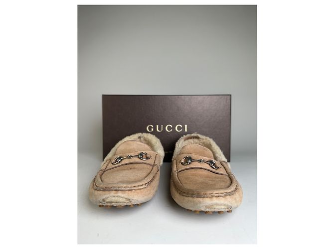 Pantofole vintage Gucci in scamosciato foderate in shearling beige crema EU37 - vista 3
