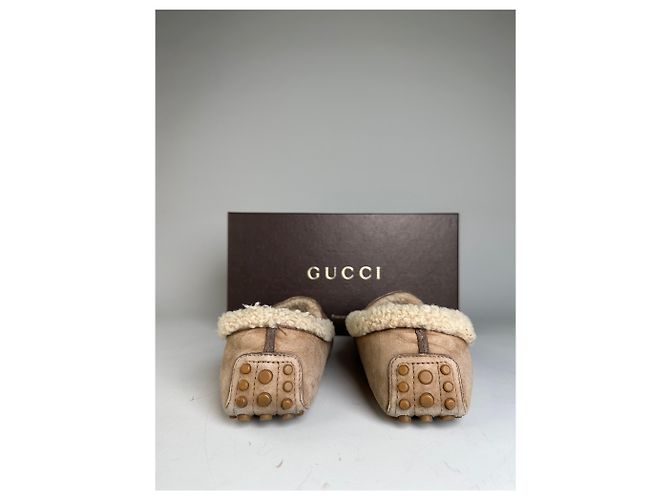 Pantofole vintage Gucci in scamosciato foderate in shearling beige crema EU37 - vista 4