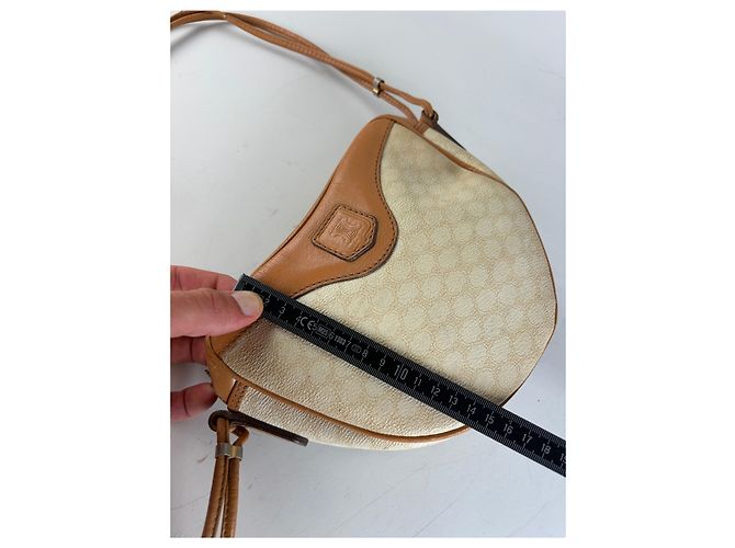 16 Céline Vintage Celine Schultertasche aus beschichteter Leinwand Cream Tan - Ansicht 12