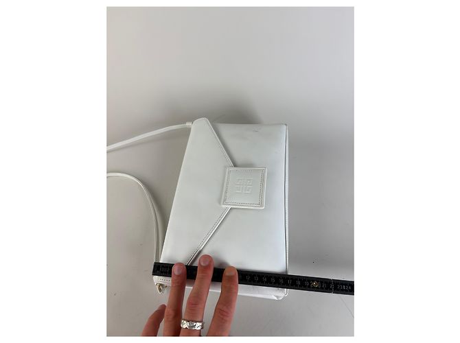Clutch in pelle vintage Givenchy bianco argento - vista 12