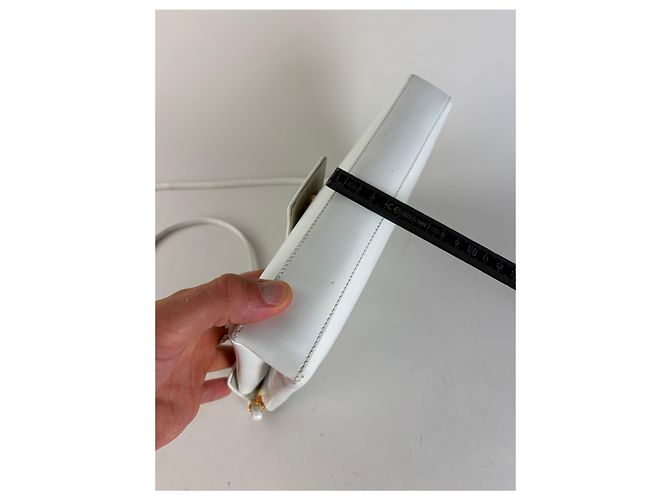 Clutch in pelle vintage Givenchy bianco argento - vista 13