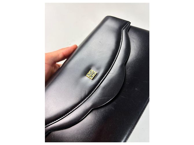 Vintage Givenchy Lederschultertasche Schwarz Gold - Ansicht 10