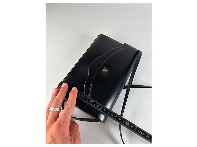 Vintage Givenchy Lederschultertasche Schwarz Gold - Ansicht 13