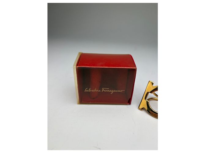 Salvatore Ferragamo Anello vintage Ferragamo in metallo dorato con scatola - vista 2