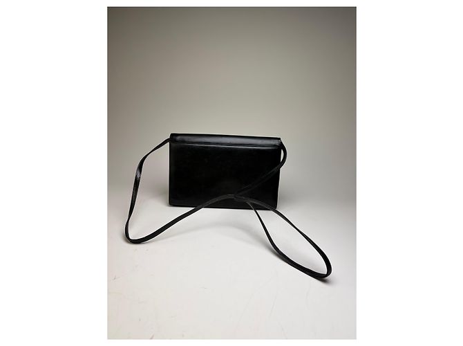 Vintage Givenchy Leder Abendtasche Schwarz Goldener Verschluss - Ansicht 2